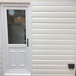 Independent Two Bed En-Suite Annex, Close To City